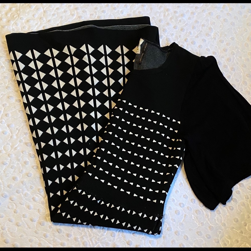 Anthro black/white A-line triangle print dress